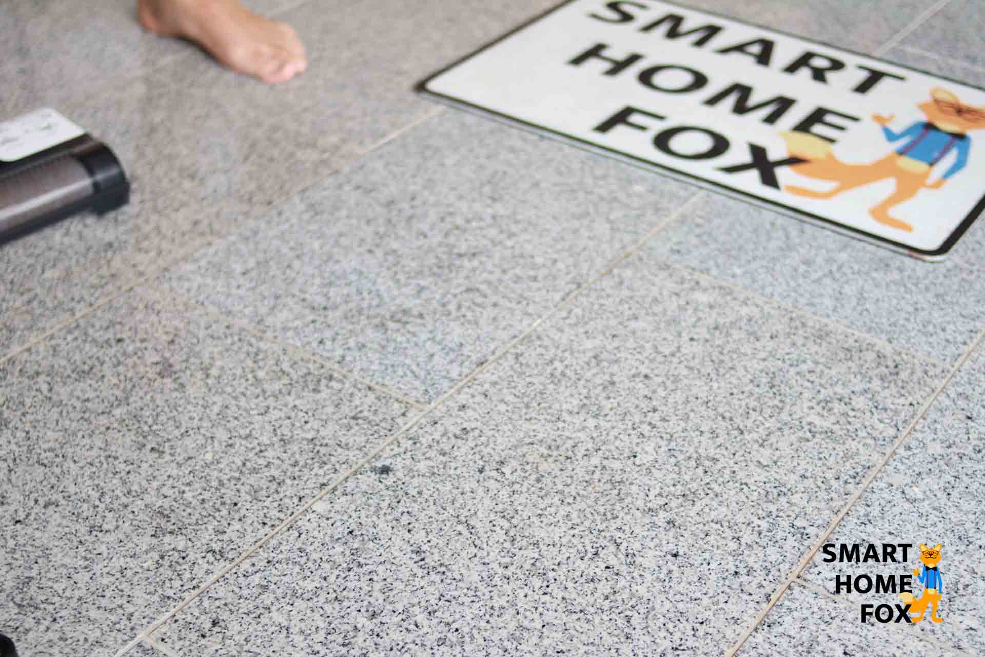 Nach dem Wischend es Ketchupflecks